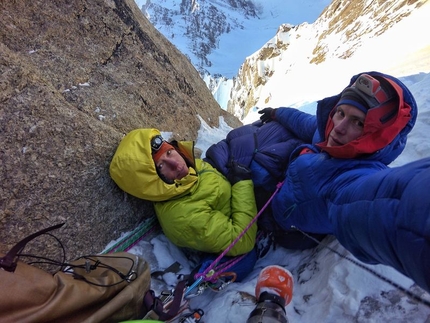 Kyzyl Asker, Luka Lindič, Ines Papert - Durante la prima salita di 'Lost in China', parete SE di Kyzyl Asker (5842m), Kirghizistan (Luka Lindič, Ines Papert 30/09-01/10/2016)