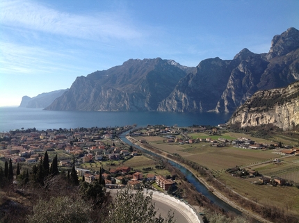 Belvedere, Nago, Arco, arrampicata - La splendida vista dalla storica falesia del Belvedere di Nago (Arco)