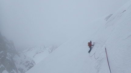 Sichuan, China, alpinism, Tito Arosio, Peter Linney, James Monypenny, Tom Nichols, Robert Partridge, Heather Swift, Luca Vallata - Seconding across the top of the snow ramp