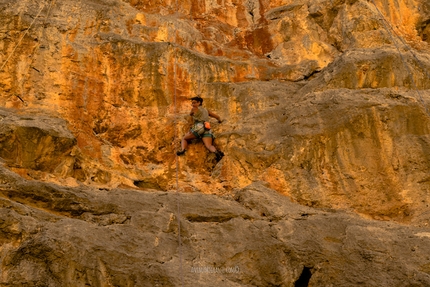 Kalymnos arrampicata - Kalymnos: salendo un 6a+ a Arginonta