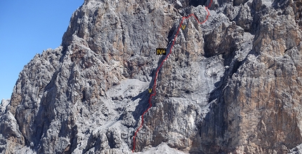 Christoph Hainz, Ortler, Golden Pillar of Ortler - SW Face of Ortler and the route line of 'Golden Pillar of Ortler' first ascended on 29/08/2016 by Christoph Hainz