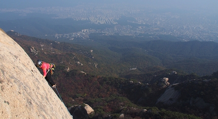 Petra Klingler, South Korea, climbing, Mudeungsan Bouldering Festival - Petra Klinger climibng 'Villa' at In Su Bong in South Korea