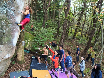 Petra Klingler, la campionessa del mondo boulder assaggia l’arrampicata in Sud Corea