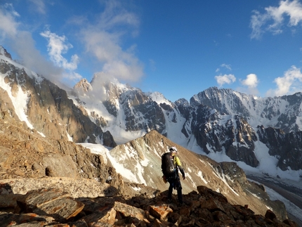 Tien Shan 2016, Giovanni Pagnoncelli, Marcello Sanguineti - Tien Shan 2016: in discesa dalla via 'Creuza de Ma' sul Baichechekey