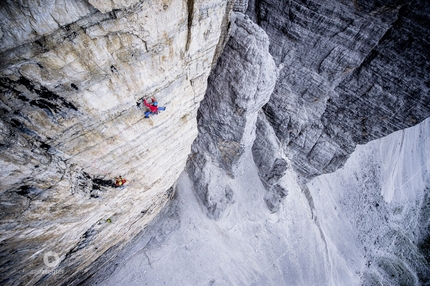 Tre Cime di Lavaredo, on Cima Grande Simon Gietl and Vittorio Messini establish Das Erbe der Väter