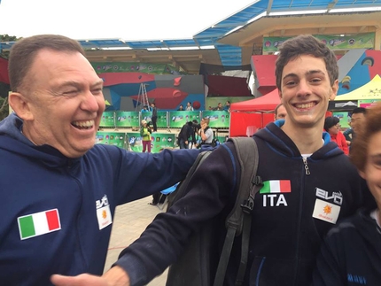 Mondiale Giovanile d’arrampicata sportiva, Guangzhou, Cina - Mondiale Giovanile d’arrampicata sportiva 2016: il direttore della giovanile Franco Gianelli e Giorgio Bendazzoli