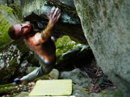 Arrampicata, arte fotografica e sperimentazione? - Gabriele Moroni (Pont S. Martin, Valle d'Aosta)