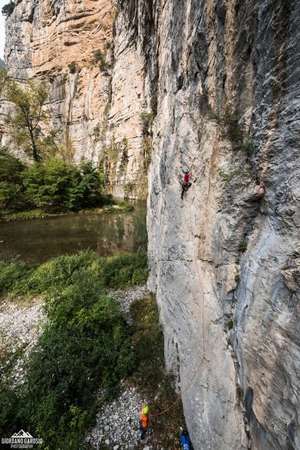 Gola del Limarò, Francesco Salvaterra - Sulla prima lunghezza di The Passenger, Gola del Limarò