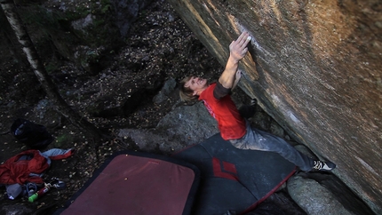 Nalle Hukkataival Burden of Dreams, backstage video of world's first 9A boulder