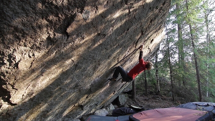 Nalle Hukkataival, Lappnor, Finland - Nalle Hukkataival climbing Burden of dreams, 9A, Lappnor, Finland