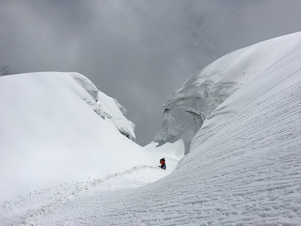 Annapurna III, David Lama, Hansjörg Auer, Alex Blümel - David Lama al colle della cresta SE di Annapurna III in Nepal il 29 aprile 2016