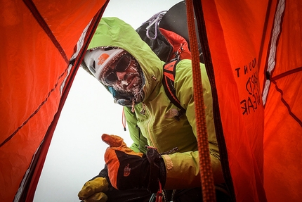 Annapurna III, David Lama, Hansjörg Auer, Alex Blümel - Hansjörg Auer durante il tentativo della cresta SE di Annapurna III in Nepal il 27 aprile 2016