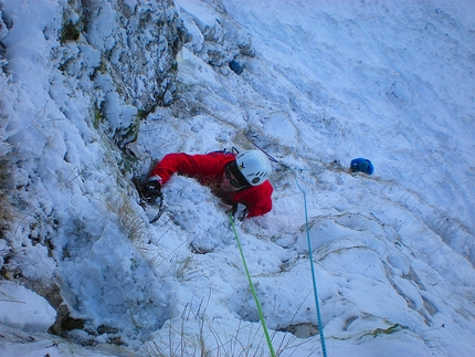 Monte Gallinola, Appennino, Riccardo Quaranta, Emanuele Guglietta, Alessio Scacco - Monte Gallinola: durante l'apertura di 'Muschio Selvaggio' e 'More than this'