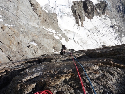Grandes Jorasses, Mont Blanc, Maxim Foygel, Roman Gorodischenskiy - Via RoMa, Grandes Jorasses: Roman Gorodischenskiy pitch R10-R11