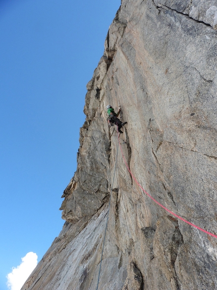 Grandes Jorasses, Mont Blanc, Maxim Foygel, Roman Gorodischenskiy - Via RoMa, Grandes Jorasses: Roman Gorodischenskiy on the last difficult pitch R12-R13