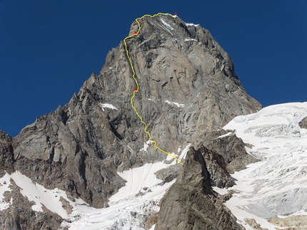 Grandes Jorasses, Mont Blanc, Maxim Foygel, Roman Gorodischenskiy - Via RoMa 6А (1345m F6а А2, Maxim Foygel, Roman Gorodischenskiy 26-28/08/2016), Pointe Walker (4208m), Grandes Jorasses