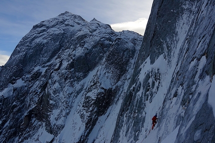 Pizzo Badile, Amore di Vetro, Marcel Schenk, Simon Gietl - On the middle snowfield during the first ascent of 'Amore di Vetro', Pizzo Badile on 16/11/2016 