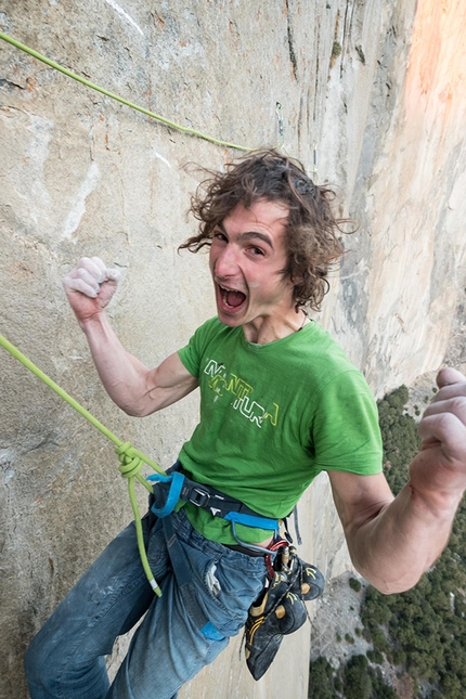 Adam Ondra, Dawn Wall, El Capitan, Yosemite - Adam Ondra festeggia sulla Dawn Wall, El Capitan, Yosemite