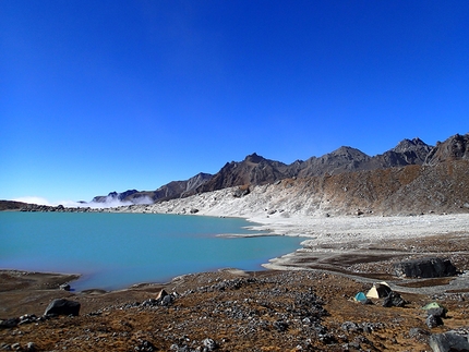 Nepal, Oriol Baró, Roger Cararach, Santi Padrós - Il lago Dudh Khunda ed il campo base