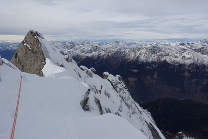 Pizzo Badile, Amore di Vetro, Marcel Schenk, Simon Gietl - During the first ascent of 'Amore di Vetro', Pizzo Badile on 16/11/2016 