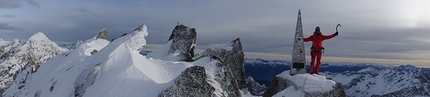 Pizzo Badile, Amore di Vetro, Marcel Schenk, Simon Gietl - During the first ascent of 'Amore di Vetro', Pizzo Badile on 16/11/2016 