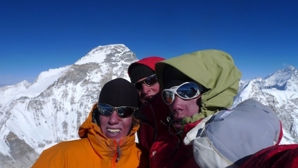 Jasemba - On the summit of Jasemba  7350m - Cho Oyo 8201m - Simon - Michi - Samuel - Everest 8848m
