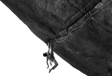 Greenspit, Fred Moix climbing The Warrior's Roof in Valle dell'Orco