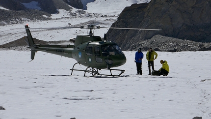 Thomas Huber - The helicopter search for American alpinists Kyle Dempster and Scott Adamson