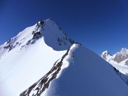 Kyrgyzstan, Peak Gronky, Alex Blümel, Max Reiss, Manuel Steiger, Lisi Steurer, Roman Weilguny, Michael Zwölfer - Acclimatising climb in the Komorova valley