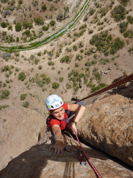 Alpinismo vagabondo, Patagonia, Giovanni Zaccaria, Alice Lazzaro - Alpinismo vagabondo: giorno 7 - sfruttiamole ultime energie per salire le vie lunghe del canyon (Laja flotante, 6c)