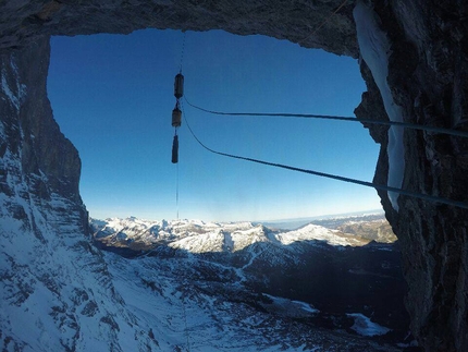 Eiger, Titanic, Tom Ballard, Marcin Tomaszewski - Durante l'apertura di 'Titanic', parete nord dell'Eiger (A3/M5/6b, 1800m, 7 giorni, 29/11/2016 - 06/12/2016 Tom Ballard, Marcin Tomaszewski)