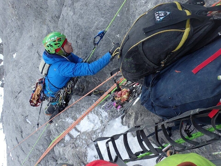 Eiger, Titanic, Tom Ballard, Marcin Tomaszewski - Durante l'apertura di 'Titanic', parete nord dell'Eiger (A3/M5/6b, 1800m, 7 giorni, 29/11/2016 - 06/12/2016 Tom Ballard, Marcin Tomaszewski)