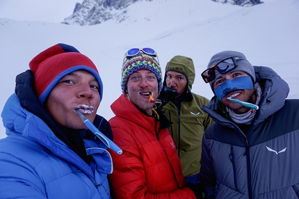 Dolomiti Georgiane, sci estremo, alpinismo, Wolfgang Hell, Aaron Durogati, Daniel Ladurner, Alessandro d’Emilia - Durante la spedizione 'The wild steep Chauki Dolomites - exploring- steep skiing- speedriding' nelle Dolomiti Georgiane