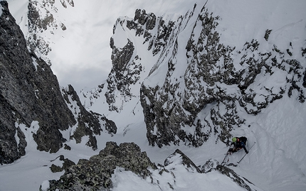 Dolomiti Georgiane, sci estremo, alpinismo, Wolfgang Hell, Aaron Durogati, Daniel Ladurner, Alessandro d’Emilia - Durante la spedizione 'The wild steep Chauki Dolomites - exploring- steep skiing- speedriding' nelle Dolomiti Georgiane