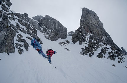 Dolomiti Georgiane, sci estremo, alpinismo, Wolfgang Hell, Aaron Durogati, Daniel Ladurner, Alessandro d’Emilia - Durante la spedizione 'The wild steep Chauki Dolomites - exploring- steep skiing- speedriding' nelle Dolomiti Georgiane