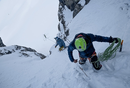 Dolomiti Georgiane, sci estremo, alpinismo, Wolfgang Hell, Aaron Durogati, Daniel Ladurner, Alessandro d’Emilia - Durante la spedizione 'The wild steep Chauki Dolomites - exploring- steep skiing- speedriding' nelle Dolomiti Georgiane