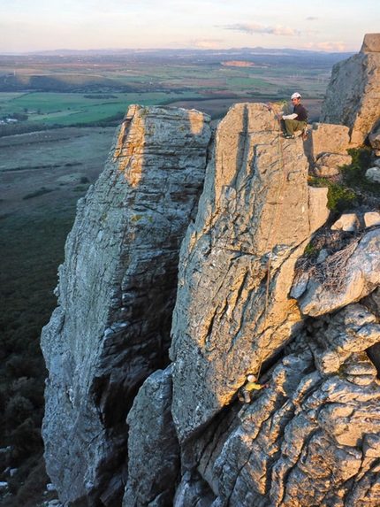 Sardegna news arrampicata #21: nuove multipitches e vie tradizionali - Rocca della Bagassa. (Sardegna)