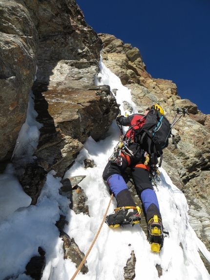 Fletschhorn, Parete est integrale, Giovanni Pagnoncelli, Marcello Sanguineti - Fletschhorn: sulla via ''Parete Est Integrale'', sulla cascata