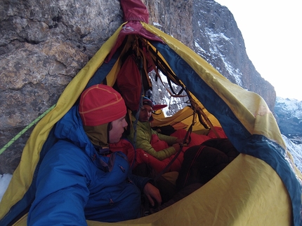 Eiger, Titanic, Tom Ballard, Marcin Tomaszewski - During the first ascent of 'Titanic', North Face of the Eiger (A3/M5/6b, 2000m, Tom Ballard, Marcin Tomaszewski)