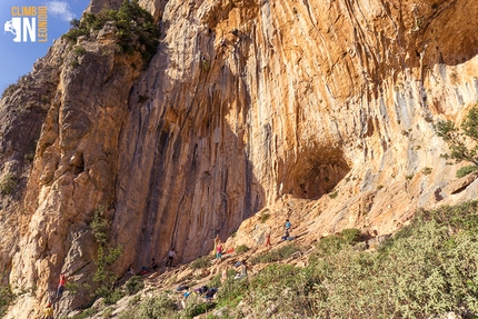 Leonidio, Grecia, Twin Caves - La falesia Twin Caves, Leonidio, Grecia