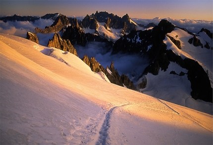 4000m Peaks in the Alps. Ski Touring and Steep Skiing