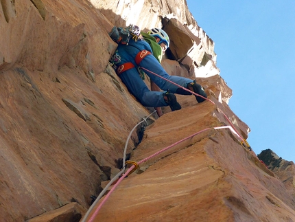 Alpinismo Vagabondo - Cerro Colorado (Patagonia cilena) - Giovanni Zaccaria... Attrito e volontà (Blown Away, 200mt, 6c+)