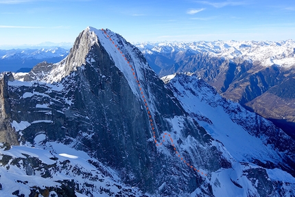 Pizzo Badile, Nordest supercombo, Marcel Schenk, David Hefti - The line of Nordest supercombo (800m, M7, R) up the NE Face of Pizzo Badile, established by Marcel Schenk and David Hefti on 16/12/2016