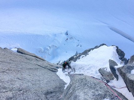 El Chico, Pyramide Du Tacul, Mont Blanc - Olivier Colay climbing El Chico, Pyramide Du Tacul, Mont Blanc