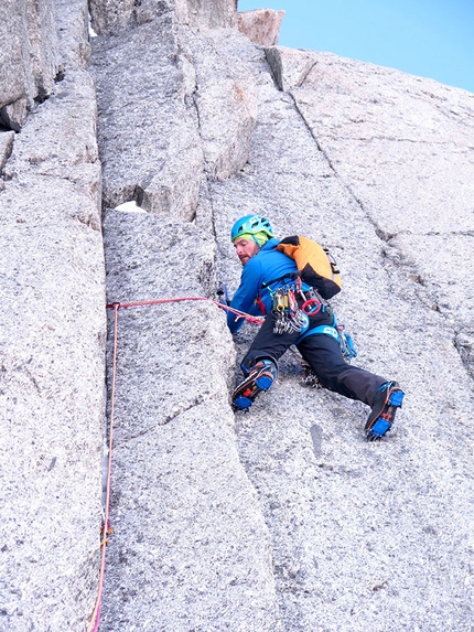 El Chico, Pyramide Du Tacul, Mont Blanc - Enrico Bonino climbing El Chico, Pyramide Du Tacul, Mont Blanc