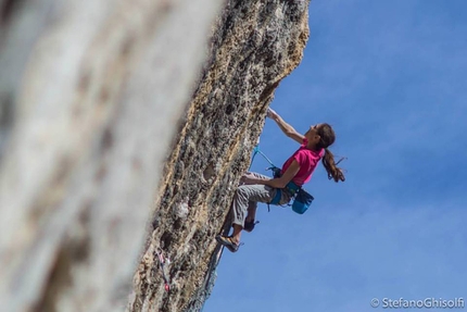 Laura Rogora, Oliana -  Laura Rogora sale Joe Blau 8c+ nella falesia di Oliana, Spagna