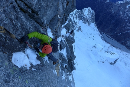 Via Cassin, Pizzo Badile, Luca Godenzi, Carlo Micheli - Luca Godenzi and Carlo Micheli during the winter ascent of Via Cassin, Pizzo Badile, on 30-31/12/2016