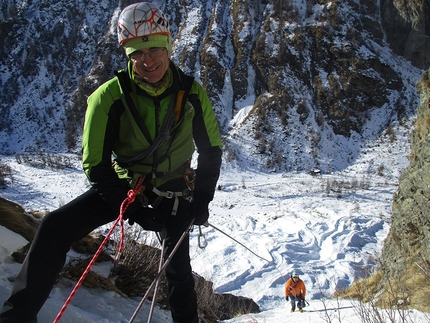 Val Clavalitè, Valle d'Aosta, Dica 66, Elio Bonfanti, Claudio Casalegno, Enrico Pessiva - Alla sosta 2 di Dica 66 in Val Clavalitè (Valle d'Aosta).