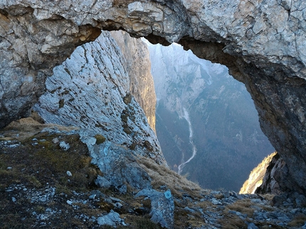 Via Gogna - Cerruti, Pale di San Lucano, Dolomiti, Luciano Alessandro, Claudio Moretto, Beppe Tararan, Denis Tonello - Durante la prima invernale della Via Gogna - Cerruti alla Seconda Pala di San Lucano