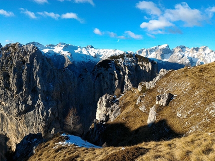 Via Gogna - Cerruti, Pale di San Lucano, Dolomiti, Luciano Alessandro, Claudio Moretto, Beppe Tararan, Denis Tonello - Durante la prima invernale della Via Gogna - Cerruti alla Seconda Pala di San Lucano